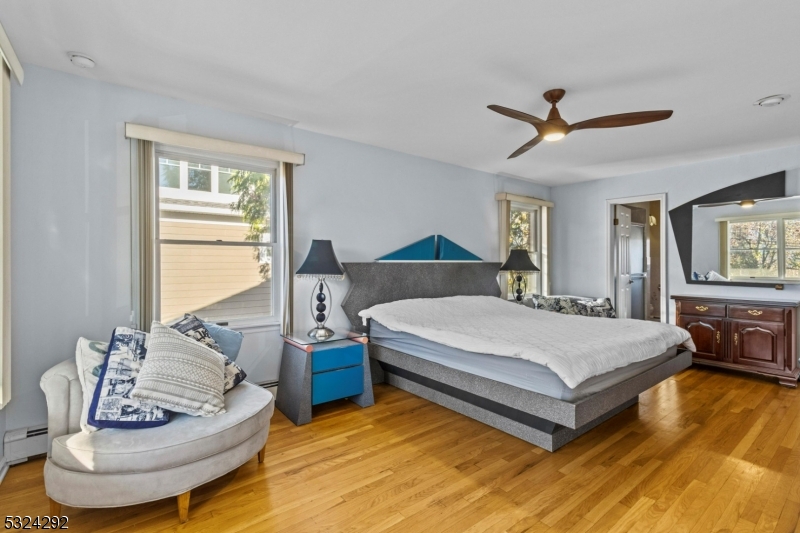15 Parkhurst Pl