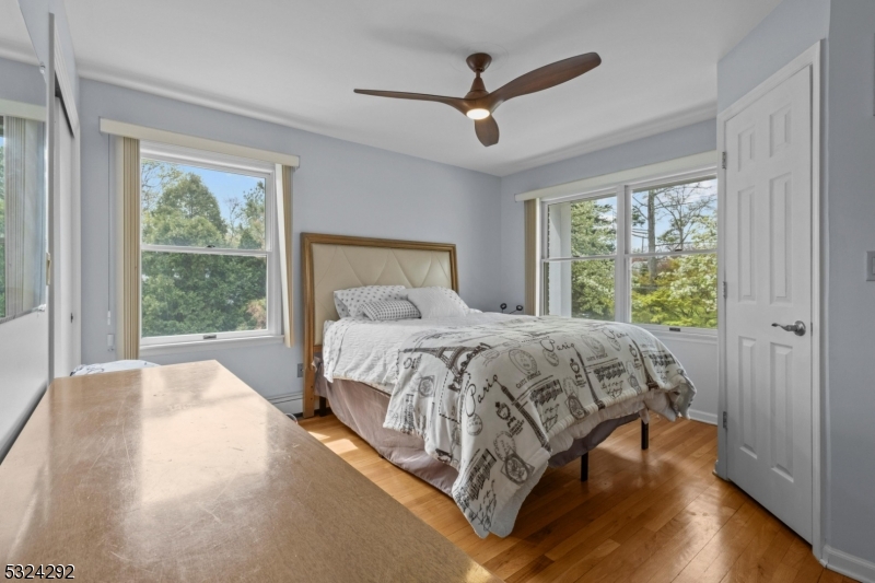 15 Parkhurst Pl