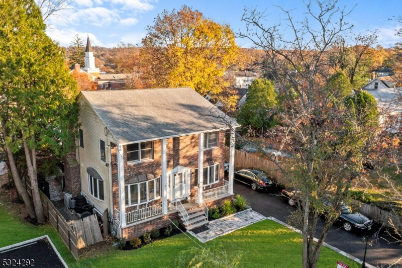 15 Parkhurst Pl