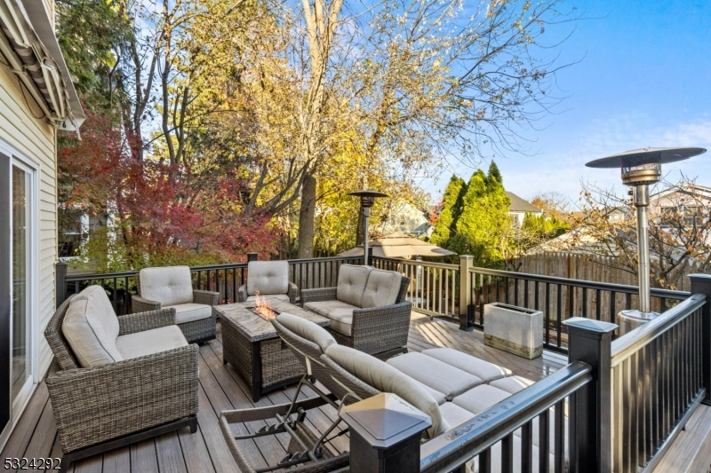 15 Parkhurst Pl