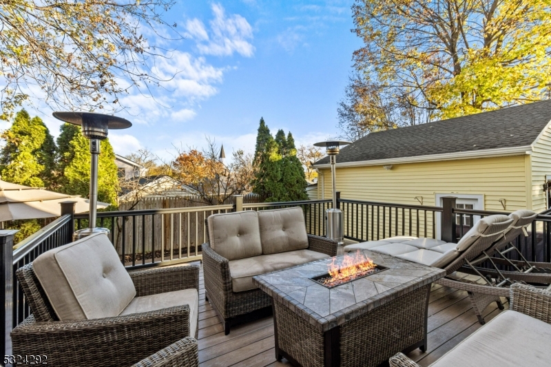 15 Parkhurst Pl