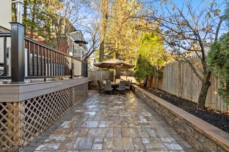 15 Parkhurst Pl