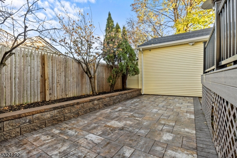 15 Parkhurst Pl