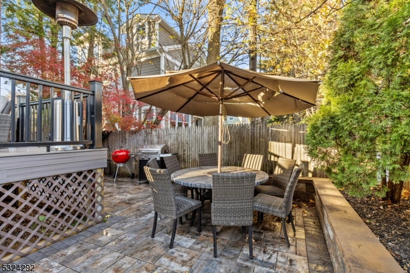 15 Parkhurst Pl