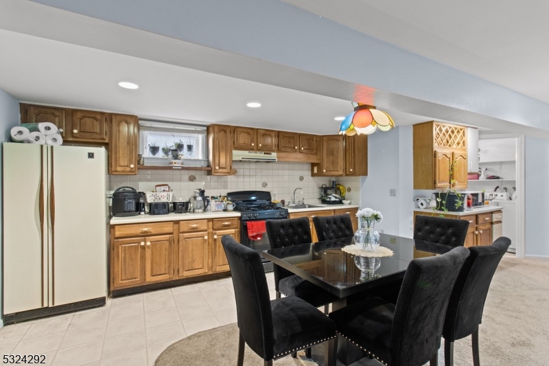 15 Parkhurst Pl
