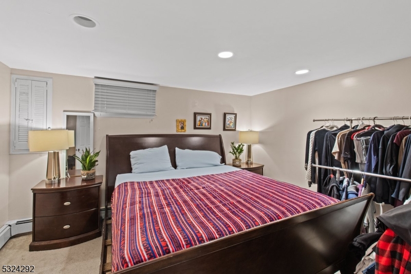 15 Parkhurst Pl