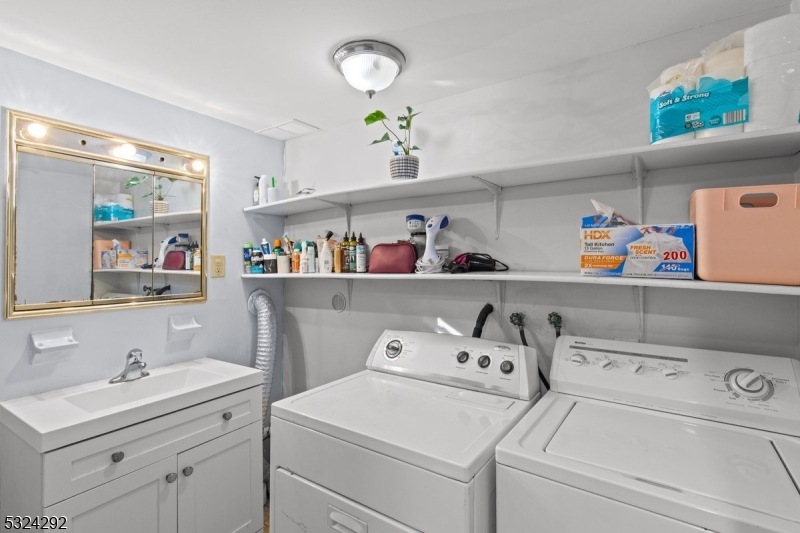 15 Parkhurst Pl