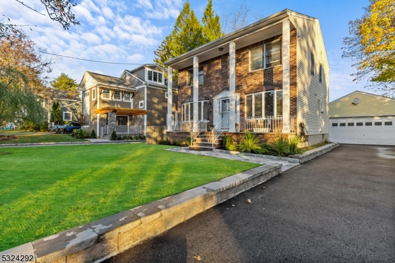 15 Parkhurst Pl
