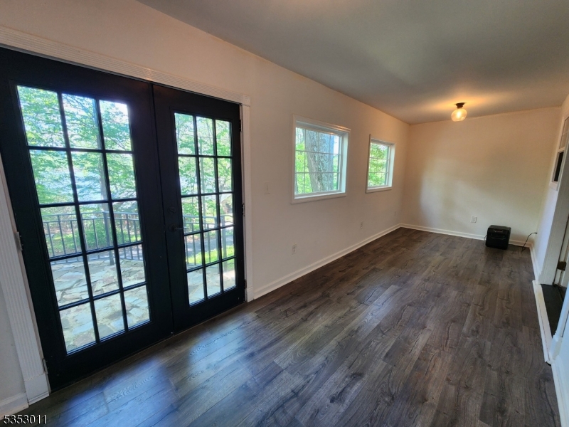 7 Raccoon Island Rd