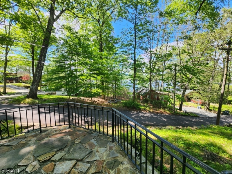 7 Raccoon Island Rd