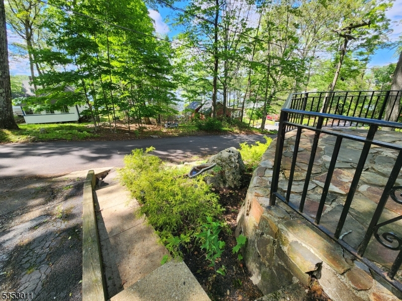 7 Raccoon Island Rd