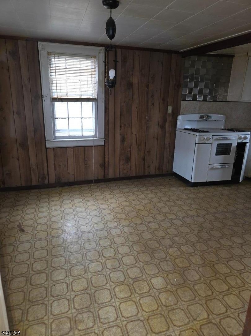 157 Westfield Ave