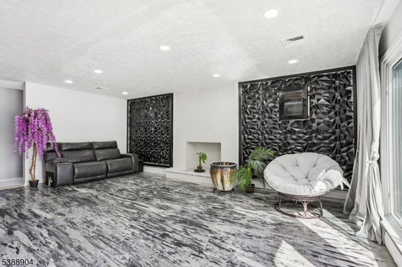 112 Park Pl