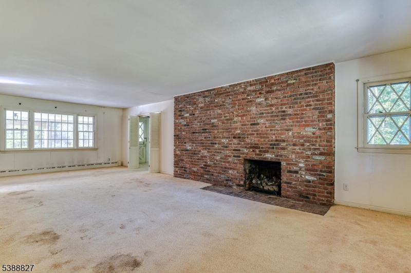 43 Sunlit Dr