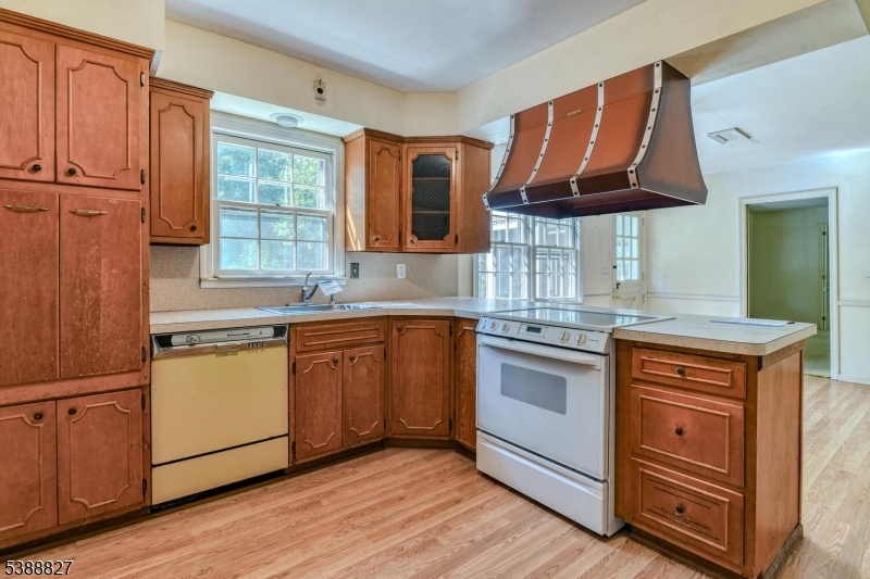 43 Sunlit Dr