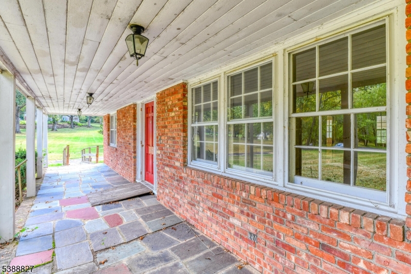43 Sunlit Dr