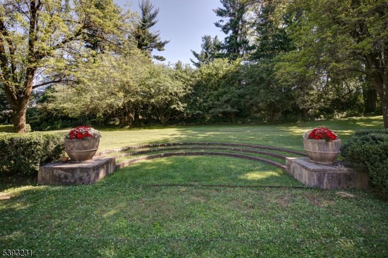49 Liberty Corner Rd