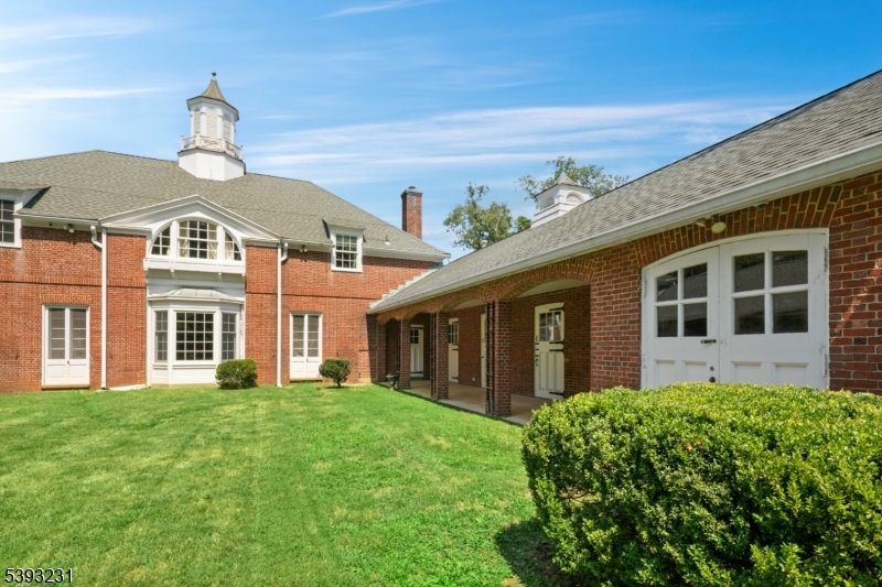 49 Liberty Corner Rd