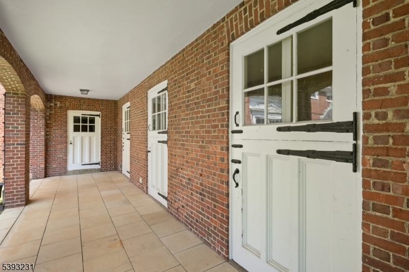 49 Liberty Corner Rd