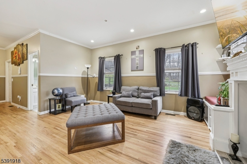 73 Edison Rd