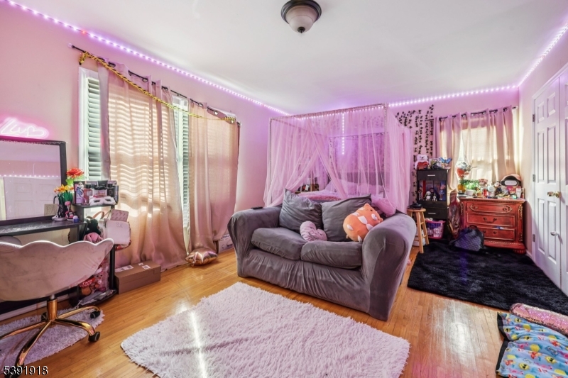 73 Edison Rd