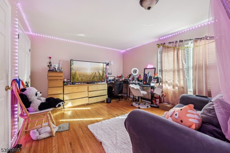 73 Edison Rd