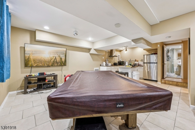 73 Edison Rd
