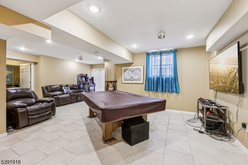 73 Edison Rd