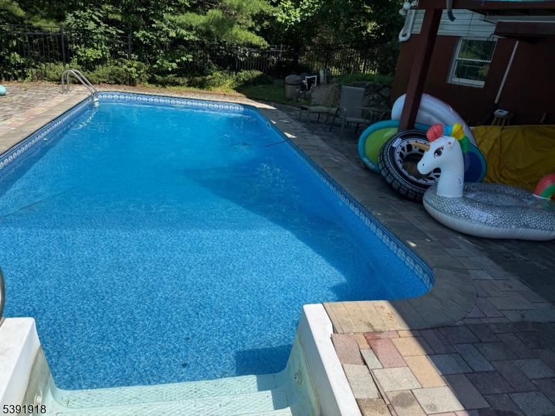 73 Edison Rd