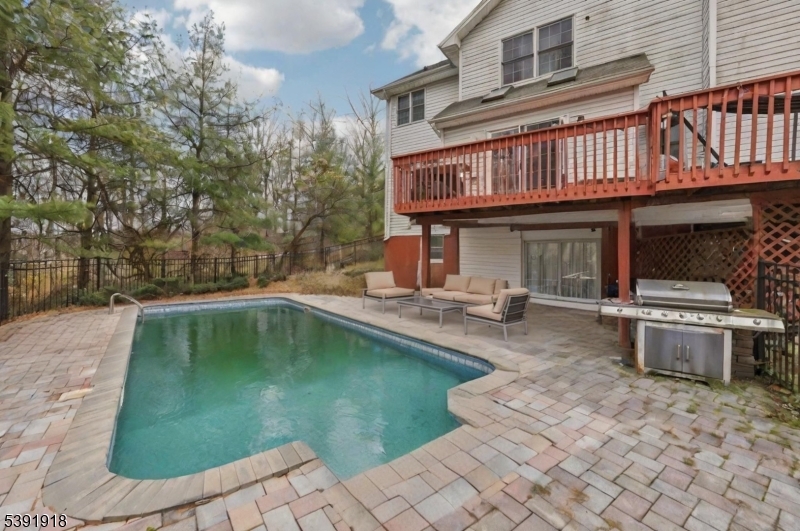 73 Edison Rd