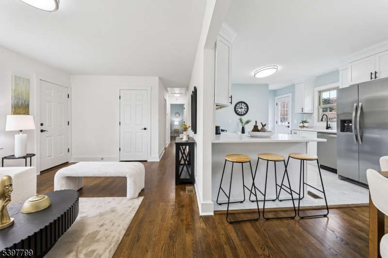 6 Van Buren Ave