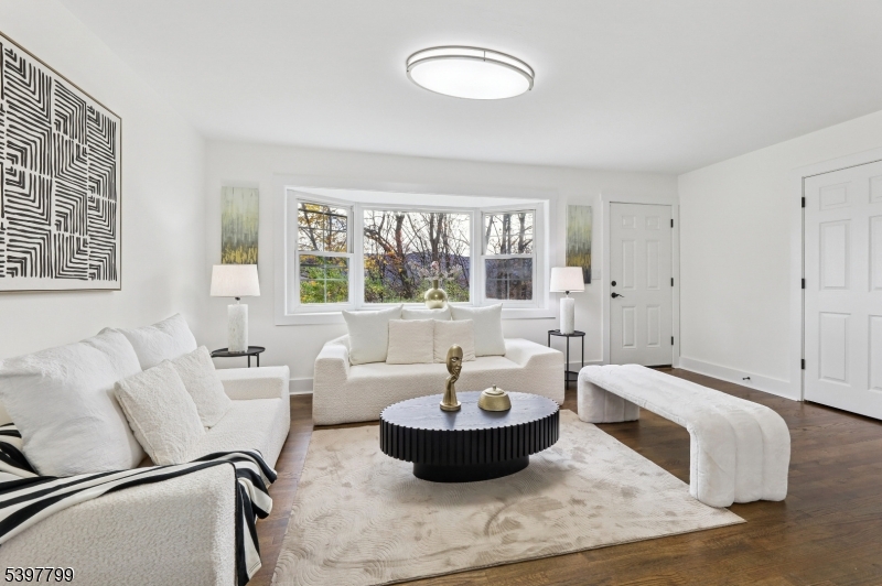 6 Van Buren Ave