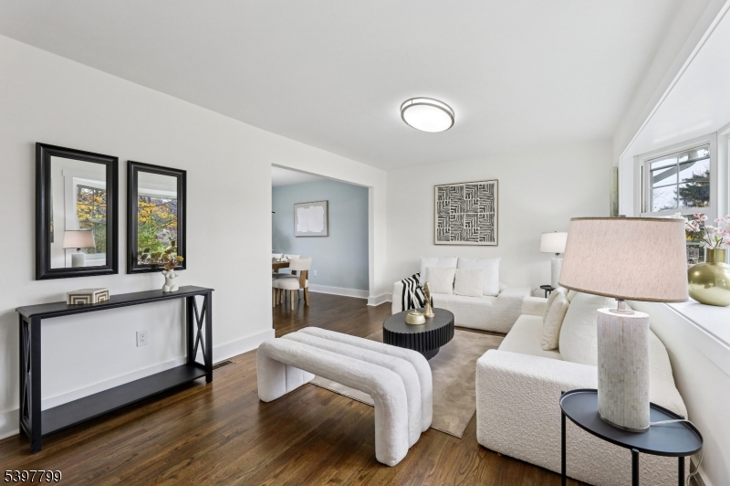 6 Van Buren Ave