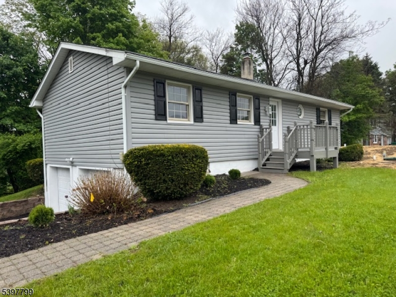 6 Van Buren Ave
