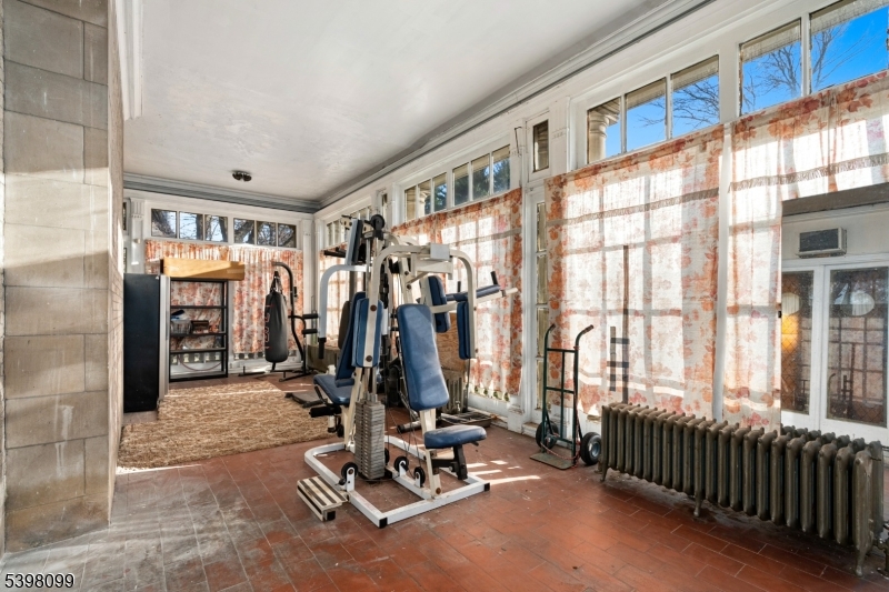 229 Ballantine Pkwy