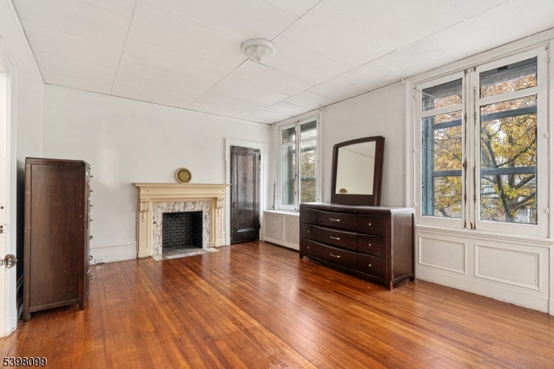 229 Ballantine Pkwy