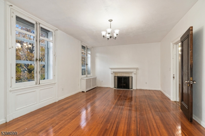 229 Ballantine Pkwy