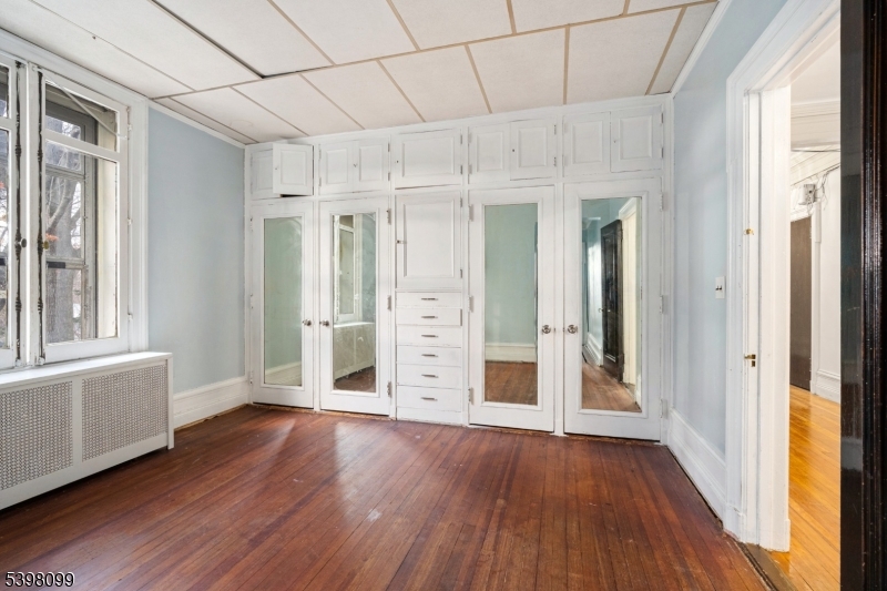 229 Ballantine Pkwy