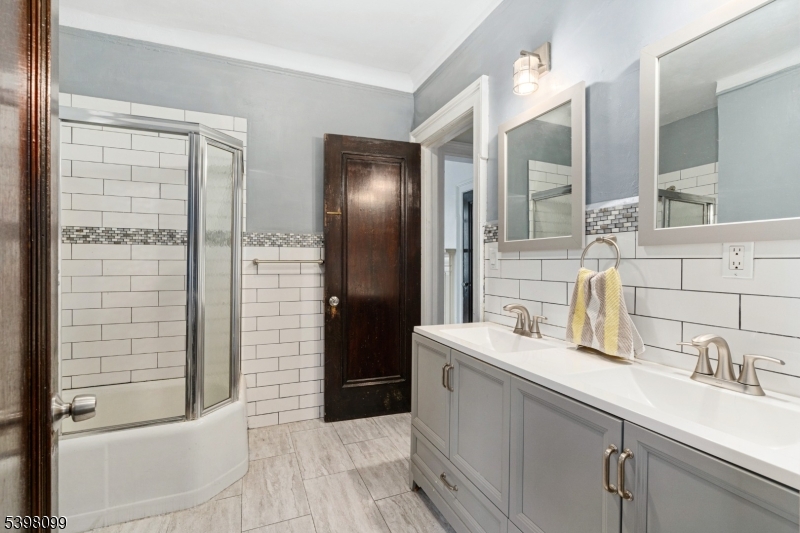 229 Ballantine Pkwy