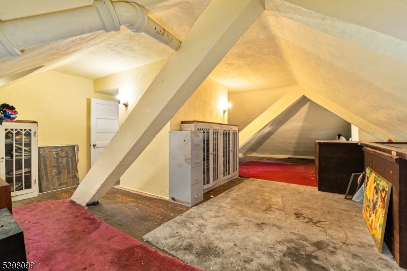 229 Ballantine Pkwy
