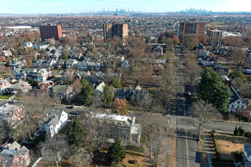 229 Ballantine Pkwy