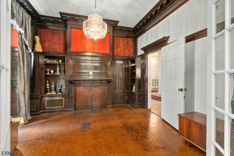 229 Ballantine Pkwy