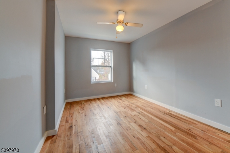 105 Battle Hill Ave