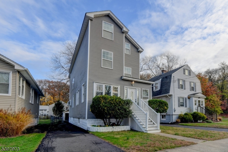 105 Battle Hill Ave