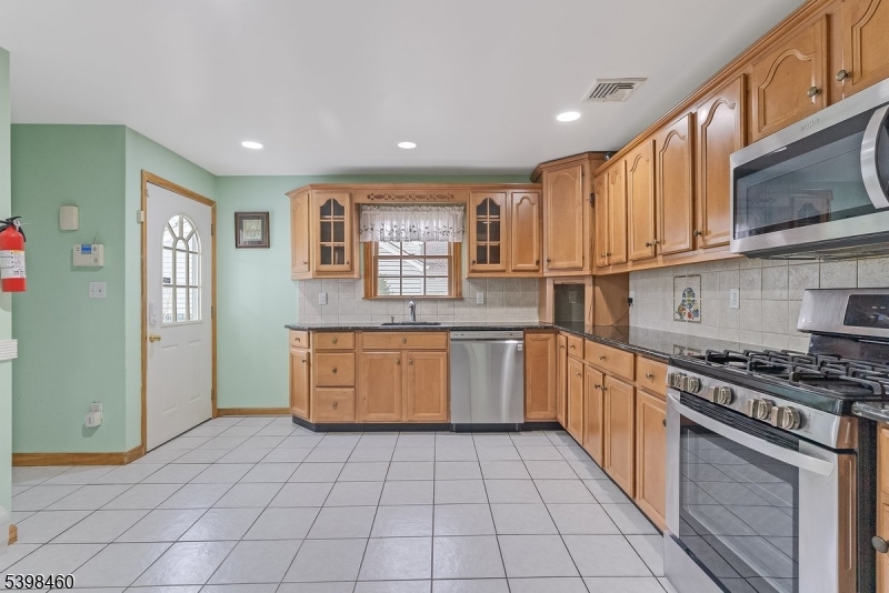 159 Sherwood Ave