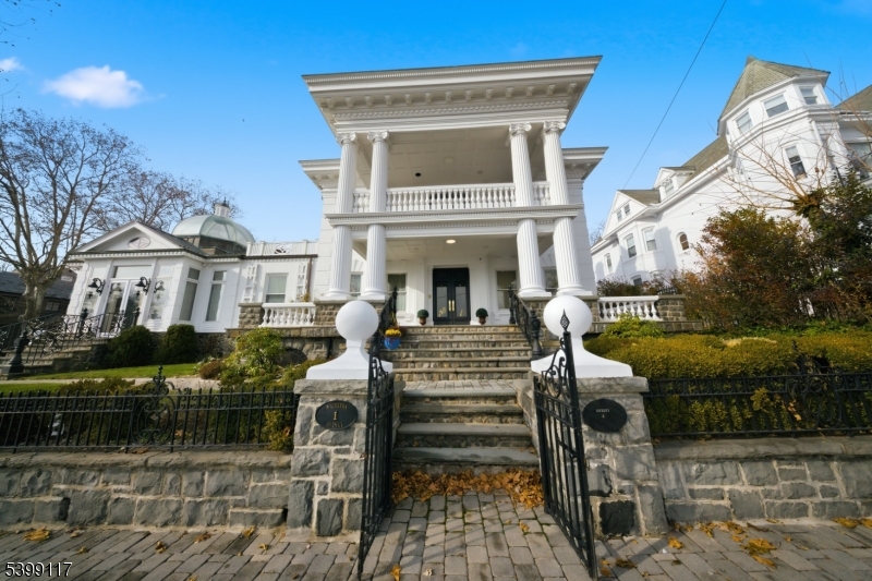 1 Hamilton Ave