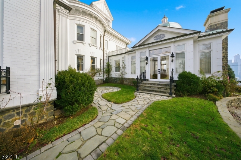 1 Hamilton Ave