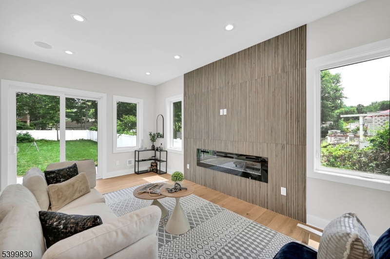 5 Redwood Rd