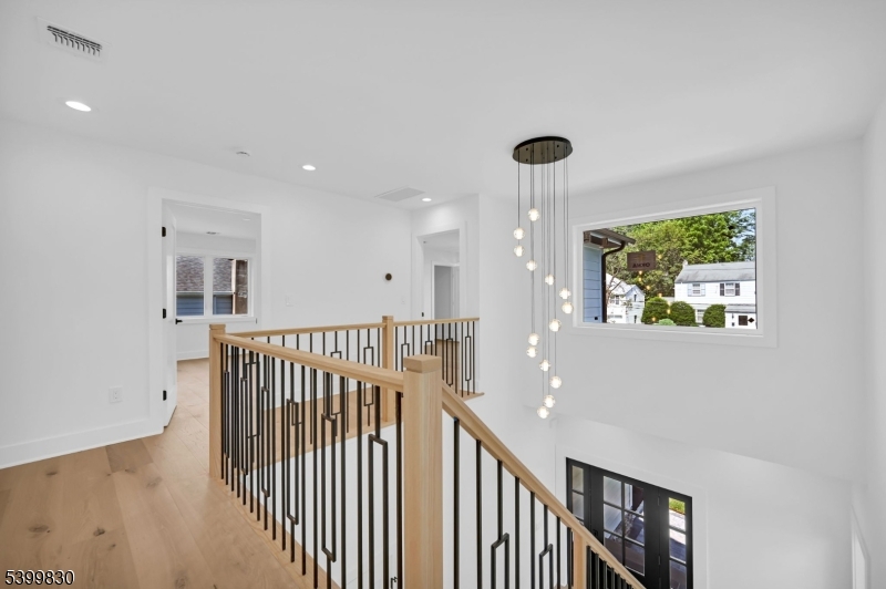 5 Redwood Rd