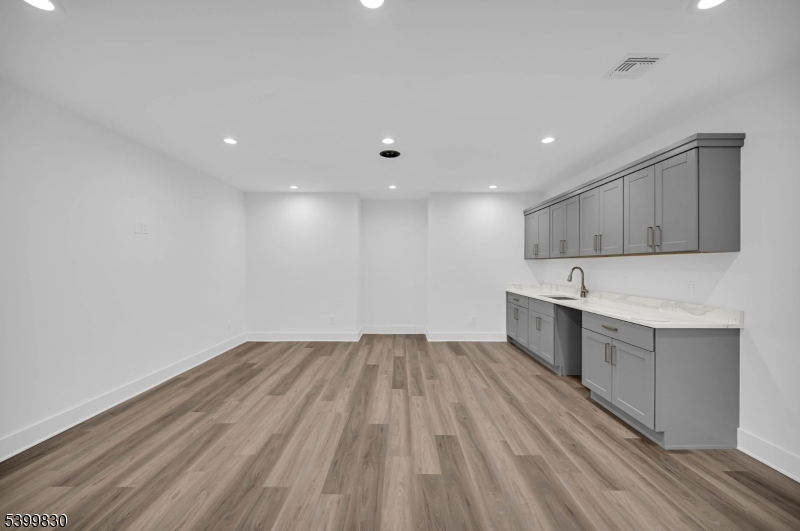 5 Redwood Rd